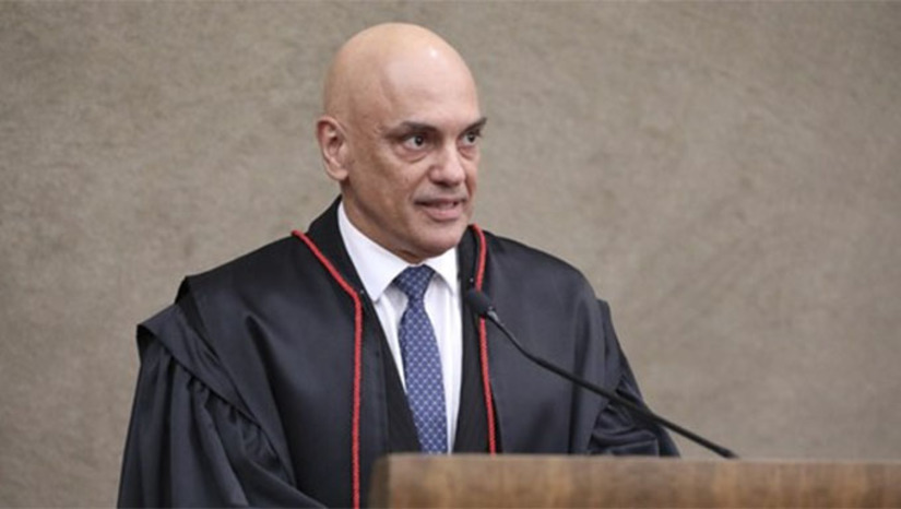 Imagem 1 -  A afirmação foi feita nesta terça-feira (16) pelo ministro Alexandre de Moraes, na cerimônia em que foi empossado na Presidência do Tribunal Superior Eleitoral (TSE), evento prestigiado pelo presidente Bolsonaro, ex presidente Dilma Roussef, o candidato a presidente Lula, entre outras autoridades que em outra situação não estariam no mesmo salão (Foto: Antônio Augusto/Secom/TSE)