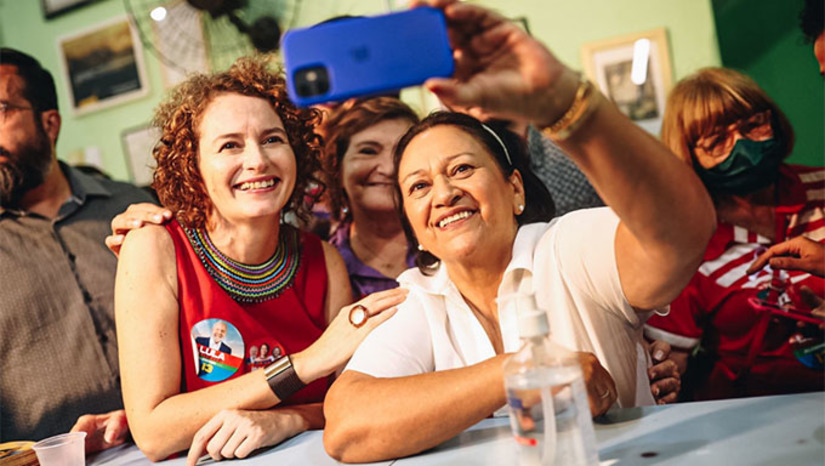 Imagem 1 -  A deputada Isolda Dantas, na corrida pela sua reeleição e da governadora Fátima, mostra as leis que aprovou (como o Pecafes) e a construção das escolas técnicas no RN, assim como a necessidade de o ex-presidente Lula voltar ao poder para reorganizar a administração brasileira, que ela considera danosa a vida em sociedade em todos os sentidos. Mineiro também vai participar da movimentação.  A Carreata começa em frente ao Aeroporto de 17 horas e segue por seis bairros na zona sul de Mossoró