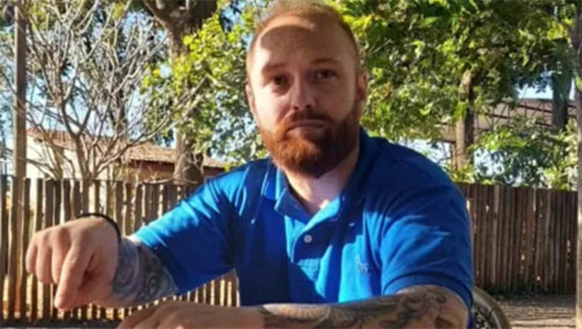   [COLUNA ESPLANADA] O passeio sigiloso do hacker Walter Delgatti por Brasília, em reuniões com os homens mais importantes do Governo, rende um script de filme de ficção de espionagem. Foi balela para todo lado. Até os mais aloprados bolsonaristas correram do pirata virtual que vazou os dados do Telegram de Deltan Dallagnol e Sergio Moro. Quem participou das reuniões dele com Valdemar da Costa Neto, dono do PL, e com o presidente Jair Bolsonaro, dentro do Palácio da Alvorada, conta que Delgatti ofereceu serviços para influenciar na eleição. Teria contado que ajudou a burlar o resultado da votação de 2018 e dado 10 milhões de votos para Fernando Haddad só no 1º turno. E que poderia fazer o mesmo para o presidente. Ele não prosseguiu com o esquema, segundo relatos, porque o PT não pagou mais. Em nenhum momento apresentou provas da suposta fraude nem de esquema com o PT. Delgatti saiu às pressas da capital, e o ônus da aproximação perigosa ficou com a deputada Carla Zambelli (PL), que o descobriu em São Paulo.