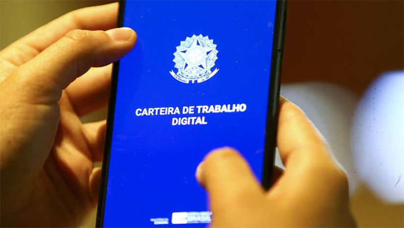 Imagem 1 - Com destaque para o setor de serviços, Brasil gerou 218.902 vagas de empregos formais em julho. O dado é do Cadastro Geral de Empregados e Desempregados (Novo Caged) divulgado hoje (29) pelo Ministério do Trabalho e Previdência. Os cinco segmentos analisados registraram saldos positivos em julho. O maior crescimento foi o de Serviços, que apresentou saldo positivo de 81.873 postos de trabalho formais. O grupamento Indústria registrou 50.503 novos postos; e o Comércio, gerou 38.574 vagas no mês. Imagem 1 - Com destaque para o setor de serviços, Brasil gerou 218.902 vagas de empregos formais em julho. O dado é do Cadastro Geral de Empregados e Desempregados (Novo Caged) divulgado hoje (29) pelo Ministério do Trabalho e Previdência. Os cinco segmentos analisados registraram saldos positivos em julho. O maior crescimento foi o de Serviços, que apresentou saldo positivo de 81.873 postos de trabalho formais. O grupamento Indústria registrou 50.503 novos postos; e o Comércio, gerou 38.574 vagas no mês.