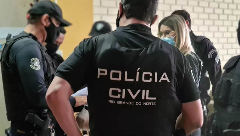 Imagem 1 - Polícia Civil do RN forma cerca de 400 novos policiais nesta segunda-feira, 5. A solenidade de conclusão do Curso de Formação Profissional aconteceu no Centro de Convenções de Natal. A formação englobou aspirantes aos cargos de delegados, agentes e escrivães da Polícia Civil do Rio Grande do Norte (PCRN). Segundo anunciou a Delegada Geral, Ana Cláudia Saraiva, na semana passada, a nomeação dos novos policiais civis acontecerá no dia 15 de outubro. Já a posse nos respectivos cargos, está prevista para 15 de novembro. Imagem 1 - Polícia Civil do RN forma cerca de 400 novos policiais nesta segunda-feira, 5. A solenidade de conclusão do Curso de Formação Profissional aconteceu no Centro de Convenções de Natal. A formação englobou aspirantes aos cargos de delegados, agentes e escrivães da Polícia Civil do Rio Grande do Norte (PCRN). Segundo anunciou a Delegada Geral, Ana Cláudia Saraiva, na semana passada, a nomeação dos novos policiais civis acontecerá no dia 15 de outubro. Já a posse nos respectivos cargos, está prevista para 15 de novembro.