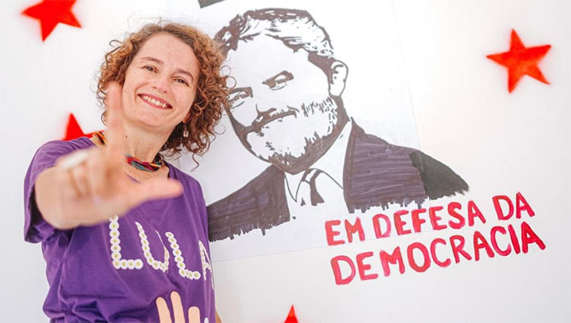 Imagem 1 -  A carreata de Isolda é Lula terá concentração a partir das 17h em seu comitê (ao lado do Teatro Dix Huit Rosado). Sairá com destino ao bairro Quixabeirinha e percorrerá pelas ruas do Aeroporto II, levando as propostas pedindo o retorno de Lula à Presidência.