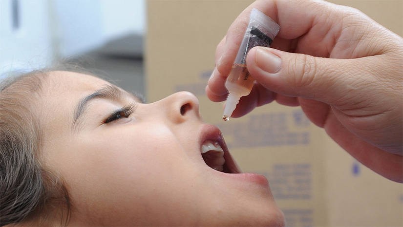 Imagem 1 - A queda na procura pela imunização, especialmente após o início da pandemia, preocupa pediatras, que alertam os pais para a importância de manter em dia o cartão de vacinação para o crescimento saudável das crianças. O Ministério da Saúde prorrogou a Campanha Nacional de Vacinação contra a Poliomielite e Multivacinação até o próximo dia 30 de setembro. Em Mossoró, apenas 32% do público-alvo da campanha recebeu a dose do imunizante. Segundo o levantamento da Secretaria de Saúde, mais de 10 mil crianças com idades entre 1 e 5 anos ainda não se vacinaram. Imagem 1 - A queda na procura pela imunização, especialmente após o início da pandemia, preocupa pediatras, que alertam os pais para a importância de manter em dia o cartão de vacinação para o crescimento saudável das crianças. O Ministério da Saúde prorrogou a Campanha Nacional de Vacinação contra a Poliomielite e Multivacinação até o próximo dia 30 de setembro. Em Mossoró, apenas 32% do público-alvo da campanha recebeu a dose do imunizante. Segundo o levantamento da Secretaria de Saúde, mais de 10 mil crianças com idades entre 1 e 5 anos ainda não se vacinaram.