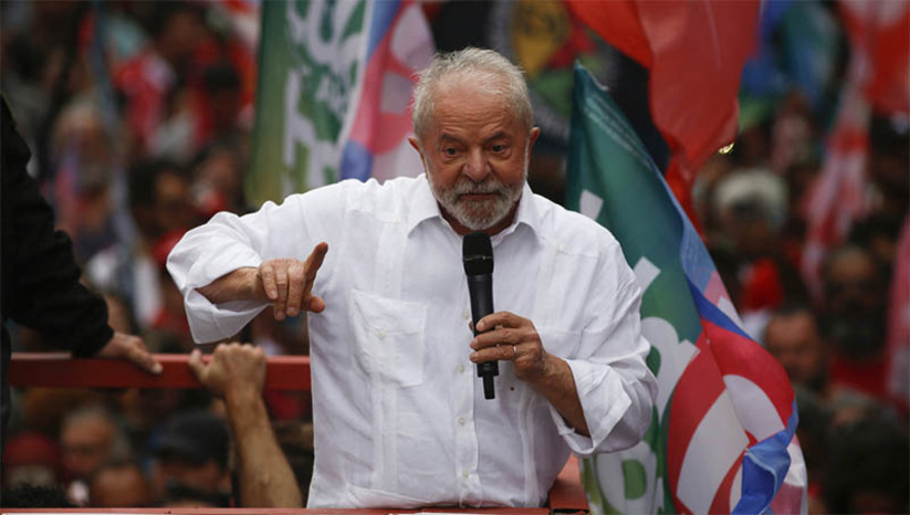 Imagem 1 -  [COLUNA ESPLANADA] O staff de Lula da Silva (PT) está muito preocupado com a votação do 2º turno no Nordeste – onde ele liderou os votos com grande vantagem contra Jair Bolsonaro (PL) – e o risco de alta abstenção pela desmobilização dos deputados e senadores já eleitos. Foram eles quem alavancaram a votação com a militância nas ruas. Como não há mais campanha pra os proporcionais, é esperado que parte do eleitorado da região também se desmobilize sem a presença na praça dos outrora candidatos de centro-esquerda. Há um esforço do PT nos Estados para conclamar o povo às urnas, com ajuda de prefeituras aliadas para facilitar o transporte público para as seções no dia 30.