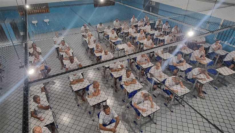 Imagem 1 - Número de detentos do RN inscritos no ENEM PPL dobrou em 2022. As provas do exame acontecerão nos dias 10 e 11 de janeiro de 2023. O exame para Pessoas Privadas de Liberdade é utilizado como mecanismo de acesso à educação superior. Atualmente, 78 detentos fazem curso superior no Estado e outros 798 estão matriculados em cursos regulares. A Secretaria da Administração Penitenciária (SEAP) tem avançado nas ações de educação prisional como forma de reinserção do privado de liberdade ao convívio social, contribuindo para a redução dos índices de criminalidade no Estado. Imagem 1 - Número de detentos do RN inscritos no ENEM PPL dobrou em 2022. As provas do exame acontecerão nos dias 10 e 11 de janeiro de 2023. O exame para Pessoas Privadas de Liberdade é utilizado como mecanismo de acesso à educação superior. Atualmente, 78 detentos fazem curso superior no Estado e outros 798 estão matriculados em cursos regulares. A Secretaria da Administração Penitenciária (SEAP) tem avançado nas ações de educação prisional como forma de reinserção do privado de liberdade ao convívio social, contribuindo para a redução dos índices de criminalidade no Estado.