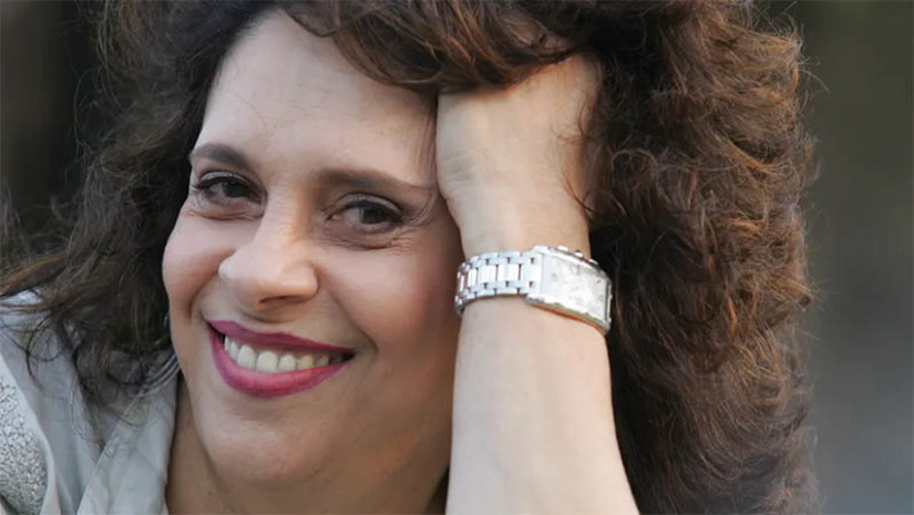 Imagem 1 - Gal Costa morre aos 77 anos; informação foi confirmada pela assessoria da cantora. Gal estava em turnê com o show "As várias pontas de uma estrela", no qual revisitava grandes sucessos dos anos 80 do cancioneiro popular da MPB, mas havia dado uma pausa em apresentações, após passar por uma cirurgia para retirar um nódulo na fossa nasal direita. A causa da morte, ocorrida nesta quarta-feira (9), não foi divulgada. Imagem 1 - Gal Costa morre aos 77 anos; informação foi confirmada pela assessoria da cantora. Gal estava em turnê com o show "As várias pontas de uma estrela", no qual revisitava grandes sucessos dos anos 80 do cancioneiro popular da MPB, mas havia dado uma pausa em apresentações, após passar por uma cirurgia para retirar um nódulo na fossa nasal direita. A causa da morte, ocorrida nesta quarta-feira (9), não foi divulgada.