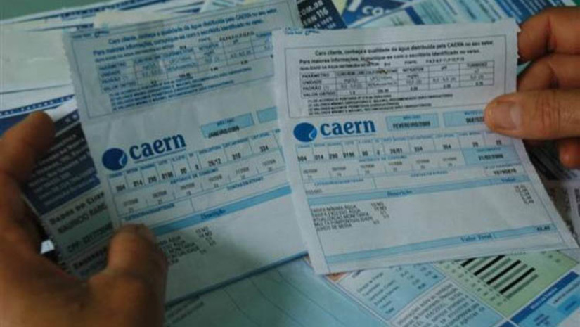 Imagem 1 - Caern prorroga campanha de negociação de débitos até o dia 9 de dezembro. As condições especiais de acordo estão mantidas e o consumidor que não teve tempo para aproveitar tem mais um mês para botar suas contas em dia, de forma facilitada. Além de oferecer descontos de juros e multa, as condições especiais de regularização das dívidas também permitem o parcelamento do saldo devedor em até 60 meses, com entrada de 5% do valor do débito. Desde que a campanha foi iniciada, no dia 10 de outubro, mais de cinco mil e 500 clientes já parcelaram, totalizando um volume de mais de R$ 8,5 milhões negociados. Imagem 1 - Caern prorroga campanha de negociação de débitos até o dia 9 de dezembro. As condições especiais de acordo estão mantidas e o consumidor que não teve tempo para aproveitar tem mais um mês para botar suas contas em dia, de forma facilitada. Além de oferecer descontos de juros e multa, as condições especiais de regularização das dívidas também permitem o parcelamento do saldo devedor em até 60 meses, com entrada de 5% do valor do débito. Desde que a campanha foi iniciada, no dia 10 de outubro, mais de cinco mil e 500 clientes já parcelaram, totalizando um volume de mais de R$ 8,5 milhões negociados.