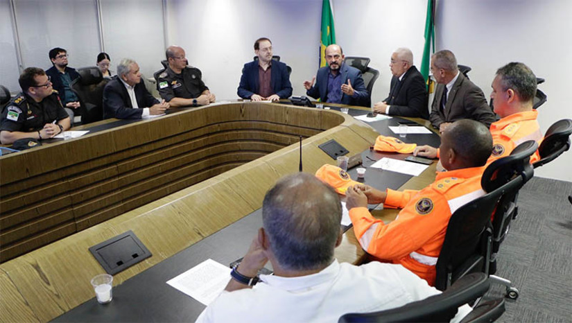 Imagem 1 -  PMRN está à disposição para eventual intervenção na Av. Hermes da Fonseca.  O Governo do Rio Grande do Norte informou que ainda nesta sexta-feira (11)  a Prefeitura Municipal de Natal e a Procuradoria Geral de Justiça do Estado serão comunicados sobre a decisão. A medida atende à recomendação do Ministério Público do Estado, que pede providências quanto aos transtornos causados por protestos realizados na Av. Hermes da Fonseca, em Natal. Isso significa que, havendo solicitação por parte da Guarda Municipal de Natal, policiais militares poderão dar apoio ostensivo para garantir o tráfego de veículos caso haja a obstrução da via.