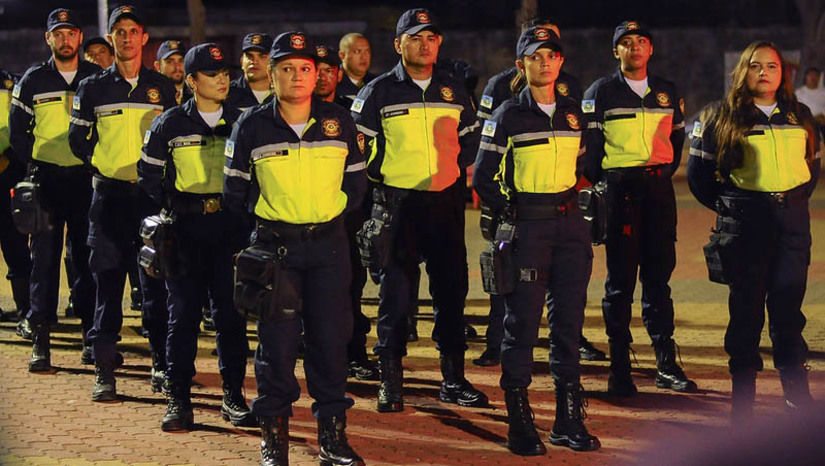 Imagem 1 - GCMs e agentes de trânsito de Mossoró recebem 16 novas motocicletas nesta terça, 29. O investimento, realizado pela Prefeitura de Mossoró, fortalece a segurança patrimonial e viária do município, na promoção de um atendimento mais rápido e eficiente. A solenidade de entrega acontece às 16h, na Praça Cícero Dias, em frente ao Teatro Municipal Dix-huit Rosado. Imagem 1 - GCMs e agentes de trânsito de Mossoró recebem 16 novas motocicletas nesta terça, 29. O investimento, realizado pela Prefeitura de Mossoró, fortalece a segurança patrimonial e viária do município, na promoção de um atendimento mais rápido e eficiente. A solenidade de entrega acontece às 16h, na Praça Cícero Dias, em frente ao Teatro Municipal Dix-huit Rosado.