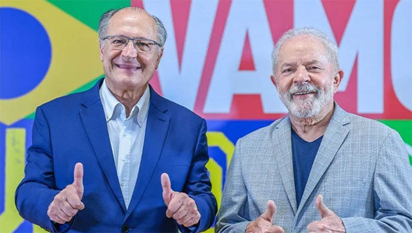Imagem 1 - Vice-PGE opina pela aprovação das contas de Lula por não haver irregularidade a ser sanada. O vice-procurador-geral Eleitoral, Paulo Gonet, também opinou pela aprovação das contas de Geraldo Alckmin que, juntamente com Lula, foram eleitos para os cargos de presidente da República e vice-presidente, respectivamente, pela coligação Brasil da Esperança, nas Eleições 2022. No parecer, enviado ao Tribunal Superior Eleitoral (TSE), o vice-PGE destaca que foram apresentados todos os documentos comprobatórios a respeito das irregularidades apontadas inicialmente pela Assessoria de Exame de Contas Eleitorais Partidárias do TSE (Asepa/TSE). Imagem 1 - Vice-PGE opina pela aprovação das contas de Lula por não haver irregularidade a ser sanada. O vice-procurador-geral Eleitoral, Paulo Gonet, também opinou pela aprovação das contas de Geraldo Alckmin que, juntamente com Lula, foram eleitos para os cargos de presidente da República e vice-presidente, respectivamente, pela coligação Brasil da Esperança, nas Eleições 2022. No parecer, enviado ao Tribunal Superior Eleitoral (TSE), o vice-PGE destaca que foram apresentados todos os documentos comprobatórios a respeito das irregularidades apontadas inicialmente pela Assessoria de Exame de Contas Eleitorais Partidárias do TSE (Asepa/TSE).
