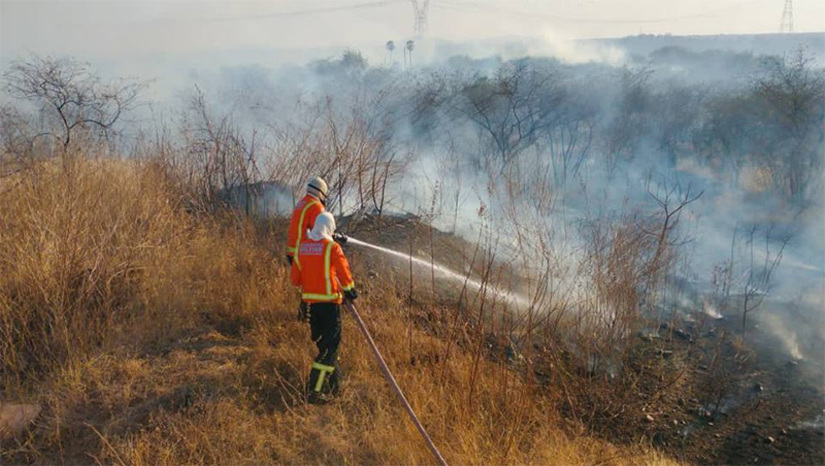 Imagem 1 -  Inscrições no concurso do Corpo de Bombeiros do RN são reabertas e seguem até 11 de dezembro. As inscrições foram reabertas nesta terça (6). Elas estavam suspensas, em virtude da necessidade de reajuste do edital, após alterações na lei complementar que atualiza os critérios para ingresso nas corporações militares do estado. Os interessados em concorrer a uma das 102 vagas para o cargo de soldado bombeiro, devem acessar o site da Comperve (banca realizadora do concurso) e preencher o formulário, seguindo as instruções constantes em cada etapa do Processo de Inscrição. Com o novo cronograma, a taxa de inscrição, no valor de R$ 120, deve ser paga até o dia 13 de dezembro, para que a participação seja validada.