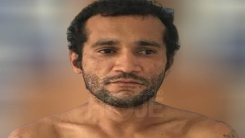 Imagem 1 - Homem encontrado morto na Estrada do Óleo é identificado pelo Itep. Trata-se de Udemberg Pereira de Souza, de 38 anos. O corpo dele foi encontrado por volta das 16h50 desta quarta-feira (14), em uma região de mata no bairro Santo Antônio. A vítima foi alvejada com mais diversos disparos de arma de fogo. De acordo com informações da Polícia, Udemberg já tinha passagem pelo sistema prisional. A motivação do crime, bem como a autoria, serão investigados pela Delegacia de Homicídios de Mossoró. Imagem 1 - Homem encontrado morto na Estrada do Óleo é identificado pelo Itep. Trata-se de Udemberg Pereira de Souza, de 38 anos. O corpo dele foi encontrado por volta das 16h50 desta quarta-feira (14), em uma região de mata no bairro Santo Antônio. A vítima foi alvejada com mais diversos disparos de arma de fogo. De acordo com informações da Polícia, Udemberg já tinha passagem pelo sistema prisional. A motivação do crime, bem como a autoria, serão investigados pela Delegacia de Homicídios de Mossoró.