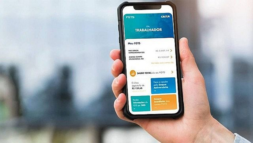 Imagem 1 - Saque extraordinário do FGTS pode ser realizado até esta quinta-feira, 15. O pedido deve ser feito pelo aplicativo FGTS, disponível para telefones e dispositivos móveis dos sistemas Android e iOS. Segundo a Caixa, cerca de R$ 9,2 bilhões em recursos do saque extraordinário não haviam sido movimentados por trabalhadores até o início do mês. Caso o crédito dos valores tenha sido feito na poupança social digital do trabalhador e essa conta não seja movimentada até hoje, os recursos serão retornados à conta do FGTS, devidamente corrigidos. Imagem 1 - Saque extraordinário do FGTS pode ser realizado até esta quinta-feira, 15. O pedido deve ser feito pelo aplicativo FGTS, disponível para telefones e dispositivos móveis dos sistemas Android e iOS. Segundo a Caixa, cerca de R$ 9,2 bilhões em recursos do saque extraordinário não haviam sido movimentados por trabalhadores até o início do mês. Caso o crédito dos valores tenha sido feito na poupança social digital do trabalhador e essa conta não seja movimentada até hoje, os recursos serão retornados à conta do FGTS, devidamente corrigidos.