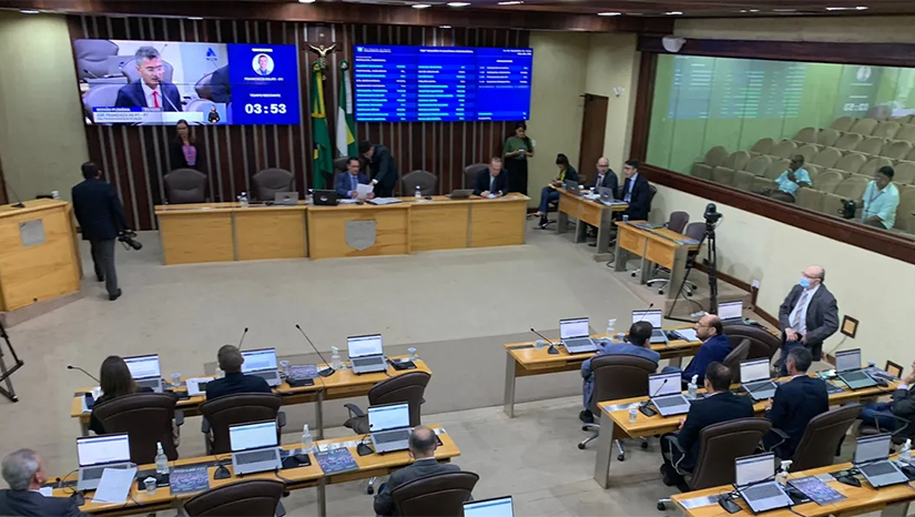 Imagem 1 - A governadora Fátima Bezerra sancionou a lei que prevê o aumento da alíquota básica do ICMS, de 18% para 20% sobre produtos e serviços comercializados no estado a partir de abril de 2023. A urgência pedida pelo governo do RN era para aprovar a lei antes do encerramento do ano legislativo, com a intenção de que a lei possa entrar em vigor ainda em 2023. Caso haja a compensação da perda de arrecadação por parte do governo federal, a lei poderá ser revogada. Imagem 1 - A governadora Fátima Bezerra sancionou a lei que prevê o aumento da alíquota básica do ICMS, de 18% para 20% sobre produtos e serviços comercializados no estado a partir de abril de 2023. A urgência pedida pelo governo do RN era para aprovar a lei antes do encerramento do ano legislativo, com a intenção de que a lei possa entrar em vigor ainda em 2023. Caso haja a compensação da perda de arrecadação por parte do governo federal, a lei poderá ser revogada.