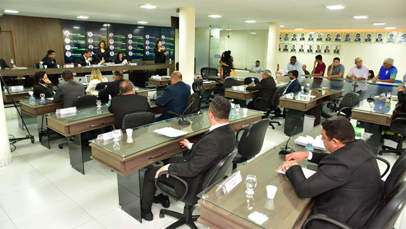 Imagem 1 - Em dois anos, produtividade da Câmara Municipal de Mossoró aumentou 27,1%. Nos dois primeiros anos da atual legislatura (2020/2022), sob a presidência de Lawrence Amorim (Solidariedade), a Câmara Municipal acumula 13.377 proposições – entre projetos de leis ordinárias, complementares, substitutivos, decretos legislativos, emendas, requerimentos e indicações. Ao longo de 2022, os 23 vereadores e vereadoras de Mossoró produziram 6.760 matérias legislativas. Imagem 1 - Em dois anos, produtividade da Câmara Municipal de Mossoró aumentou 27,1%. Nos dois primeiros anos da atual legislatura (2020/2022), sob a presidência de Lawrence Amorim (Solidariedade), a Câmara Municipal acumula 13.377 proposições – entre projetos de leis ordinárias, complementares, substitutivos, decretos legislativos, emendas, requerimentos e indicações. Ao longo de 2022, os 23 vereadores e vereadoras de Mossoró produziram 6.760 matérias legislativas.