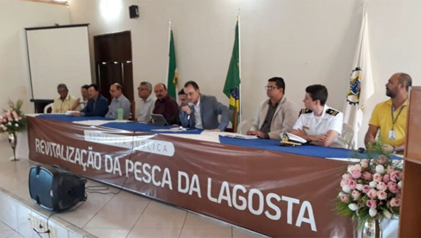 Imagem 1 -  A Instrução Normativa Número 10, publicada no Diário Oficial da União desta sexta-feira, dia 6 de janeiro de 2023, nasceu dos debates da Audiência Pública sobre a "Revitalização da Pesca da Lagosta, realizada pelo deputado estadual Sousa no dia 27 de agosto de 2019, com a presença das autoridades dos Governos do Estado e Federal. Com a publicação, os pequenos pescadores vão poder se regularizar com mais facilidade junto aos órgãos de fiscalização e trabalharem com mais tranquilidade