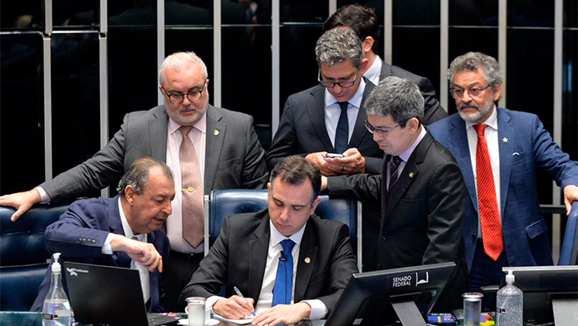 Imagem 1 -  Convocado em caráter extraordinário, o Plenário aprovou nesta terça (10) a intervenção imposta pelo governo Lula à segurança pública do Distrito Federal, omissa e conivente diante do terrorismo bolsonarista contra a democracia do país 