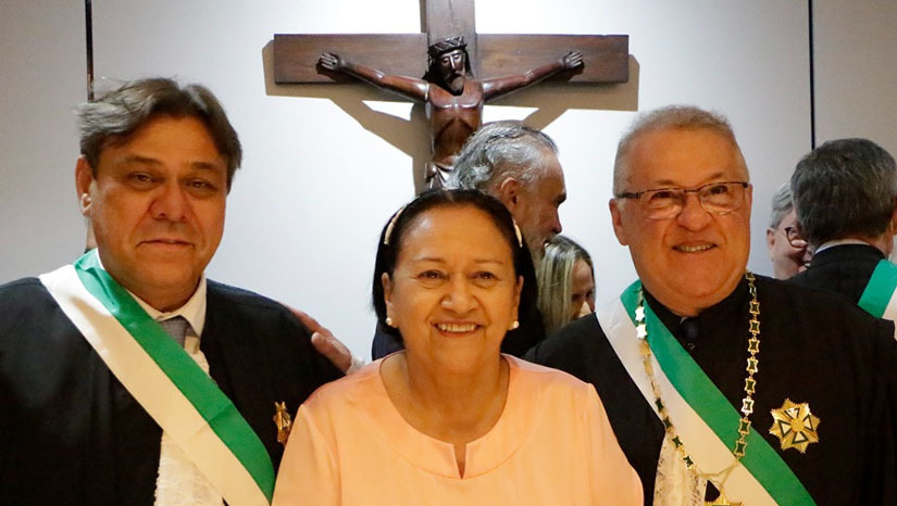 Imagem 1 -  Tanto o presidente Eridson Medeiros, quanto o vice-presidente Eduardo Rocha e a ouvidora Auxiliadora Rodrigues, destacaram os anos difíceis de pandemia do novo coronavírus, que ainda persiste, e que despojou as desigualdades. Também destacaram o Prêmio CNJ de Qualidade 2022, na categoria Prata, recebido pelo TRT-RN da 21ª região em novembro de 2022.
