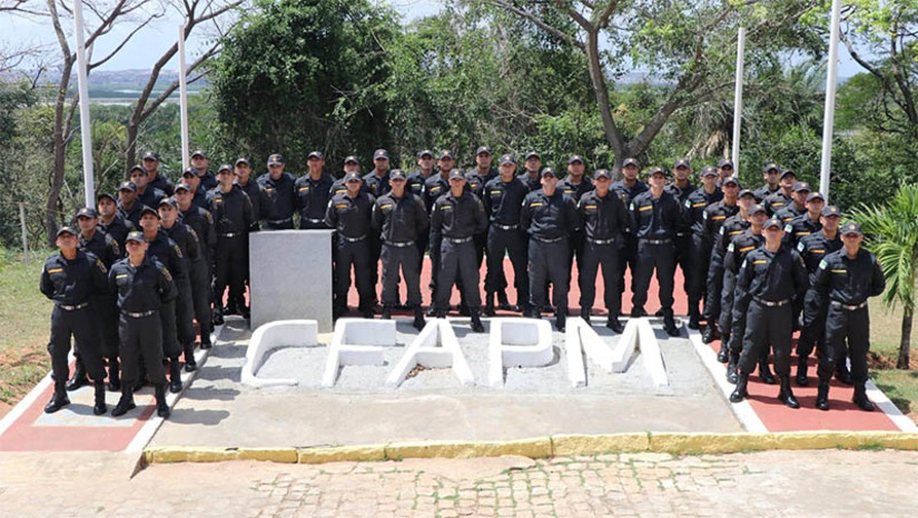 Imagem 1 - IBFC abre inscrições para o Concurso da Polícia Militar do Rio Grande do Norte. As inscrições foram abertas às 10h desta segunda-feira (23) e podem ser realizadas na aba “concurso” do site da banca responsável pelo certame. O edital do concurso foi publicado na edição do sábado (21) do Diário Oficial do Estado. Ao todo, estão sendo ofertadas 1.128 vagas para ingresso no Curso de Formação de Praças (CFP) e 30 para ingresso no Curso de Formação de Praças Músicos. As inscrições podem ser realizadas até às 23h do dia 22 de fevereiro de 2023. Imagem 1 - IBFC abre inscrições para o Concurso da Polícia Militar do Rio Grande do Norte. As inscrições foram abertas às 10h desta segunda-feira (23) e podem ser realizadas na aba “concurso” do site da banca responsável pelo certame. O edital do concurso foi publicado na edição do sábado (21) do Diário Oficial do Estado. Ao todo, estão sendo ofertadas 1.128 vagas para ingresso no Curso de Formação de Praças (CFP) e 30 para ingresso no Curso de Formação de Praças Músicos. As inscrições podem ser realizadas até às 23h do dia 22 de fevereiro de 2023.