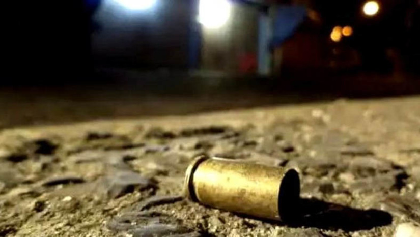 Imagem 1 -  Polícia Militar  registra tentativas de homicídio em Mossoró e Areia Branca no domingo, 22. O primeiro caso, na cidade da Costa Branca do RM, aconteceu durante a manhã. De acordo com informações da PM, a vítima, Jeckson Felipe dos Santos, caminhava em via pública, no Centro, quando foi surpreendido pelos tiros. Ele foi socorrido para o hospital da cidade e, em seguida, transferido para o HRTM; já em Mossoró, na noite de ontem, Kaio Cesar Siqueira, de 24 anos, foi atingido por disparos de arma de fogo na Favela do Fio, enquanto conversava com amigos. A PM não sabe informar se ele seria o alvo dos atiradores. Kaio também foi socorrido para o Tarcísio Maia.