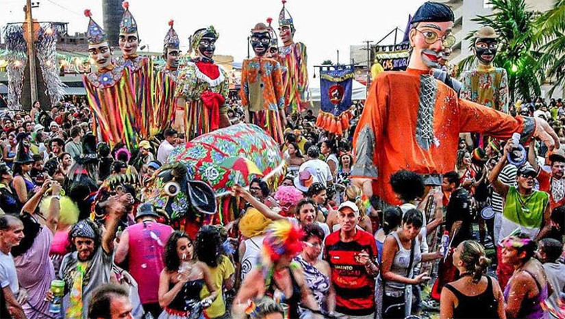 Imagem 1 - Neoenergia Cosern alerta para fim de prazo para pedidos de ligações provisórias para o Carnaval 2023. A Companhia de energia lembra que, para o maioria das festas que serão realizadas em cidade do RN, são necessárias ligações provisórias de energia elétrica com o objetivo de abastecer a iluminação cênica, barracas, tendas, palcos e avenidas pelas quais trios elétricos passam, além de áreas de dispersão do público. A solicitação para a ligação provisória deve ser realizada através de um formulário, que deverá ser preenchido com antecedência mínima de três dias úteis. “Todas as ligações provisórias exigem atenção e só devem ser feitas por profissionais da Neoenergia Cosern. Além disso, elas dependem de uma avaliação técnica minuciosa e isso requer que os prazos estabelecidos pelos órgãos de controle sejam seguidos à risca”, destaca Givanildo Batista, gerente do Departamento de Grandes Clientes da Neoenergia Cosern. Imagem 1 - Neoenergia Cosern alerta para fim de prazo para pedidos de ligações provisórias para o Carnaval 2023. A Companhia de energia lembra que, para o maioria das festas que serão realizadas em cidade do RN, são necessárias ligações provisórias de energia elétrica com o objetivo de abastecer a iluminação cênica, barracas, tendas, palcos e avenidas pelas quais trios elétricos passam, além de áreas de dispersão do público. A solicitação para a ligação provisória deve ser realizada através de um formulário, que deverá ser preenchido com antecedência mínima de três dias úteis. “Todas as ligações provisórias exigem atenção e só devem ser feitas por profissionais da Neoenergia Cosern. Além disso, elas dependem de uma avaliação técnica minuciosa e isso requer que os prazos estabelecidos pelos órgãos de controle sejam seguidos à risca”, destaca Givanildo Batista, gerente do Departamento de Grandes Clientes da Neoenergia Cosern.