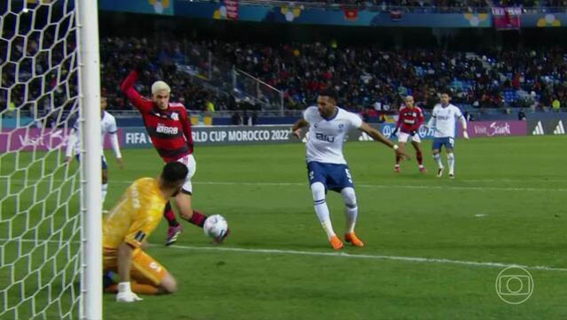 Imagem 1 - Flamengo perde para o Al Hilal e sonho do bicampeonato mundial fica para trás mais uma vez . A derrota por 3 a 2, em partida disputada no Marrocos, eliminou o time brasileiro da disputa pelo Mundial de Clubes da Fifa. Agora, o Flamengo volta a campo no sábado (11), quando vai disputar o terceiro lugar com o derrotado da outra semifinal, entre Real Madrid e Al Ahli. A partida acontece nesta quarta-feira (8). Imagem 1 - Flamengo perde para o Al Hilal e sonho do bicampeonato mundial fica para trás mais uma vez . A derrota por 3 a 2, em partida disputada no Marrocos, eliminou o time brasileiro da disputa pelo Mundial de Clubes da Fifa. Agora, o Flamengo volta a campo no sábado (11), quando vai disputar o terceiro lugar com o derrotado da outra semifinal, entre Real Madrid e Al Ahli. A partida acontece nesta quarta-feira (8).