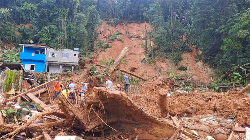 Imagem 1 -  SP: número de mortos em cidades atingidas por temporal chega a 48; cerca de 40 pessoas estão desaparecidas. São 47 vítimas em São Sebastião e uma em Ubatuba. As equipes de resgate entraram nesta quarta-feira (22) no quarto dia de buscas. Até o momento, 26 vítimas foram resgatadas com vida na região. São Sebastião registrou mais de 600 mm de chuva em 24 horas no último final de semana. A previsão da Defesa Civil é que chova 200 mm nas próximas 72 horas na região.