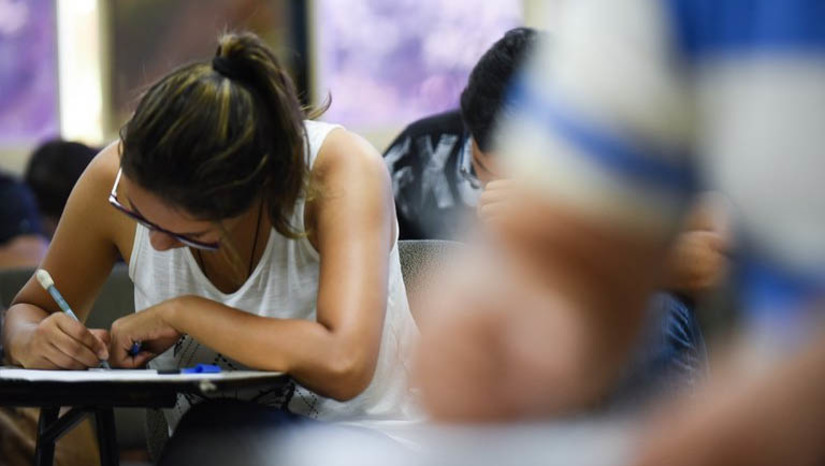 Imagem 1 - Inscrições no Programa Universidade Para Todos estão abertas até a próxima sexta-feira, 3. Os interessados devem se inscrever por meio do Portal Único de Acesso ao Ensino Superior. Do total de 288.112 mil bolsas concedidas neste semestre, 209.758 mil são integrais e destinadas aos estudantes que comprovarem renda familiar per capita de até 1,5 salário mínimo. Já para concorrer a uma das 78.354 mil parciais (50% do valor da mensalidade do curso), é necessário atestar a renda de até três salários mínimos. Imagem 1 - Inscrições no Programa Universidade Para Todos estão abertas até a próxima sexta-feira, 3. Os interessados devem se inscrever por meio do Portal Único de Acesso ao Ensino Superior. Do total de 288.112 mil bolsas concedidas neste semestre, 209.758 mil são integrais e destinadas aos estudantes que comprovarem renda familiar per capita de até 1,5 salário mínimo. Já para concorrer a uma das 78.354 mil parciais (50% do valor da mensalidade do curso), é necessário atestar a renda de até três salários mínimos.