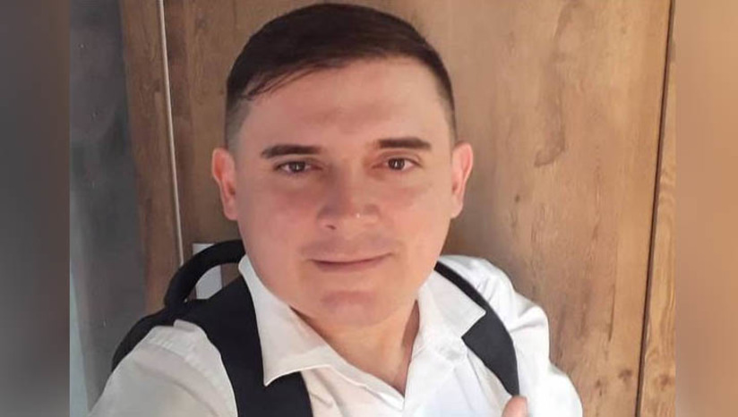 Imagem 1 - Buscas por Marcelo Gomes são direcionadas para a região de Sobral, no Ceará. O Tchê Restaurante, onde o churrasqueiro trabalha, confirmou que o veículo dele esteve na cidade cearense por volta das 20h da quarta-feira (22). No mesmo horário, o amigo que havia viajado ao Maranhão com Marcelo estava na rodoviária de Teresina/PI, aguardando um ônibus para retornar à Mossoró, o que comprova a versão que ele havia dado sobre Marcelo ter saído de carro, após uma discussão entre os dois, o deixando no local. Agora, as buscas estão voltadas para a região de Sobral e os familiares e amigos seguem pedindo que continuem compartilhando o desaparecimento de Marcelo e que avisem sobre qualquer notícia que possa levar ao seu paradeiro, por meio do número (84) 99410-7538, da irmã dele. Imagem 1 - Buscas por Marcelo Gomes são direcionadas para a região de Sobral, no Ceará. O Tchê Restaurante, onde o churrasqueiro trabalha, confirmou que o veículo dele esteve na cidade cearense por volta das 20h da quarta-feira (22). No mesmo horário, o amigo que havia viajado ao Maranhão com Marcelo estava na rodoviária de Teresina/PI, aguardando um ônibus para retornar à Mossoró, o que comprova a versão que ele havia dado sobre Marcelo ter saído de carro, após uma discussão entre os dois, o deixando no local. Agora, as buscas estão voltadas para a região de Sobral e os familiares e amigos seguem pedindo que continuem compartilhando o desaparecimento de Marcelo e que avisem sobre qualquer notícia que possa levar ao seu paradeiro, por meio do número (84) 99410-7538, da irmã dele.