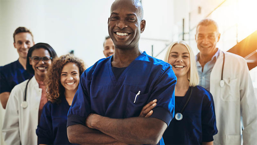 Imagem 1 - IDOMED e HAPVIDA NotreDame Intermédica ampliam programa de Fellowship médico. Programa será oferecido em clínicas e hospitais da Hapvida NotreDame Intermédica também nas cidades de Recife (PE) e Ribeirão Preto (SP). O Fellowship é fruto de uma parceria com o Instituto de Educação Médica, do grupo de ensino YDUQS. Inédito no mercado de saúde, o programa é pautado no padrão ouro da formação médica no que tange à carga horária e ao conteúdo programático, e ainda proporciona aos participantes aprendizados sobre gestão e liderança no mercado de saúde. As inscrições para o curso já estão abertas, podendo ser realizadas pela página Fellowship IDOMED (econrio.com.br). Imagem 1 - IDOMED e HAPVIDA NotreDame Intermédica ampliam programa de Fellowship médico. Programa será oferecido em clínicas e hospitais da Hapvida NotreDame Intermédica também nas cidades de Recife (PE) e Ribeirão Preto (SP). O Fellowship é fruto de uma parceria com o Instituto de Educação Médica, do grupo de ensino YDUQS. Inédito no mercado de saúde, o programa é pautado no padrão ouro da formação médica no que tange à carga horária e ao conteúdo programático, e ainda proporciona aos participantes aprendizados sobre gestão e liderança no mercado de saúde. As inscrições para o curso já estão abertas, podendo ser realizadas pela página Fellowship IDOMED (econrio.com.br).