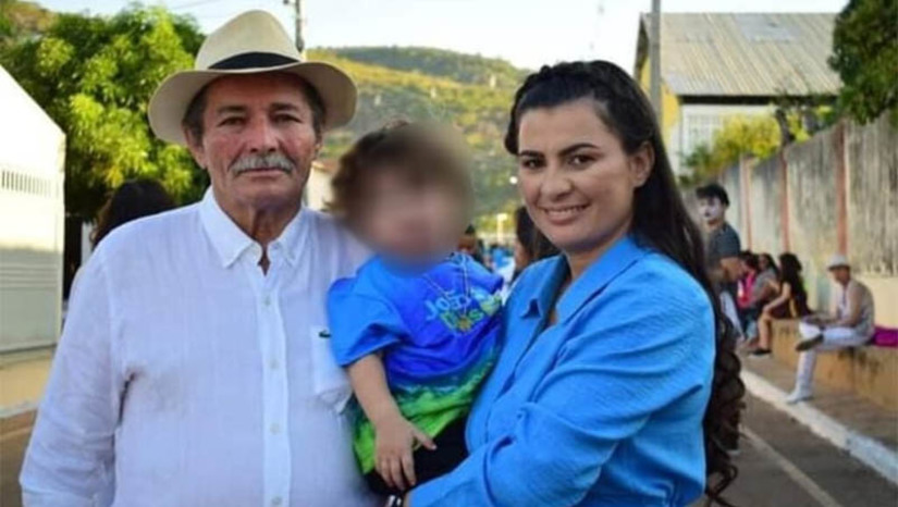 Imagem 1 - Presidente da Câmara de João Dias quebra a tornozeleira e Justiça decreta preventiva. Laete Jácome de Oliveira foi preso junto a outras seis pessoas por posse ilegal de arma e receptações, em outubro de 2020, durante operação da Divisão Especializada em Investigação e Combate ao Crime Organizado (Deicor) da Polícia Civil. Na época, foram encontradas armas e munições na casa do ex-vereador, onde foram cumpridos os mandados de busca e apreensão. Com o decreto de prisão preventiva contra o ex-vereador, que estava cumprindo pena em prisão domiciliar, ele deverá ser encaminhado a uma unidade prisional. Imagem 1 - Presidente da Câmara de João Dias quebra a tornozeleira e Justiça decreta preventiva. Laete Jácome de Oliveira foi preso junto a outras seis pessoas por posse ilegal de arma e receptações, em outubro de 2020, durante operação da Divisão Especializada em Investigação e Combate ao Crime Organizado (Deicor) da Polícia Civil. Na época, foram encontradas armas e munições na casa do ex-vereador, onde foram cumpridos os mandados de busca e apreensão. Com o decreto de prisão preventiva contra o ex-vereador, que estava cumprindo pena em prisão domiciliar, ele deverá ser encaminhado a uma unidade prisional.