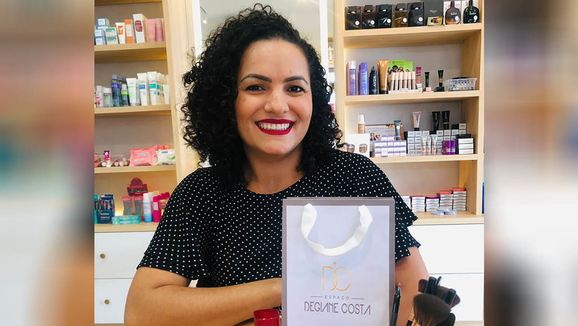 Imagem 1 - Mulheres empreendedoras expõem produtos em feira de negócios nesta quinta-feira (9) em Mossoró. Aberta ao público, a ExpoMulher, primeira feira direcionada exclusivamente a esse público realizada pela Universidade Potiguar (UnP), Campus Mossoró, acontece a partir das 9h. O objetivo é apresentar a história de mulheres empreendedoras da região e incentivar a comercialização de seus produtos. Imagem 1 - Mulheres empreendedoras expõem produtos em feira de negócios nesta quinta-feira (9) em Mossoró. Aberta ao público, a ExpoMulher, primeira feira direcionada exclusivamente a esse público realizada pela Universidade Potiguar (UnP), Campus Mossoró, acontece a partir das 9h. O objetivo é apresentar a história de mulheres empreendedoras da região e incentivar a comercialização de seus produtos.