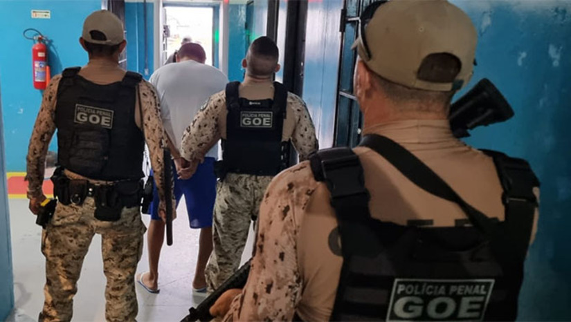 Imagem 1 - Nas redes sociais, o Ministério da Justiça disse que atendeu ao pedido da Governadora Fátima Bezerra, para enviar a Força Nacional para ajudar no combate da facção criminosa que está espalhando terror no Rio Grande do Norte desde a madrugada desta terça-feira. Confira vídeos do senador Styvenson Valentin, fazendo duras críticas ao Governo do RN. Imagem 1 - Nas redes sociais, o Ministério da Justiça disse que atendeu ao pedido da Governadora Fátima Bezerra, para enviar a Força Nacional para ajudar no combate da facção criminosa que está espalhando terror no Rio Grande do Norte desde a madrugada desta terça-feira. Confira vídeos do senador Styvenson Valentin, fazendo duras críticas ao Governo do RN.