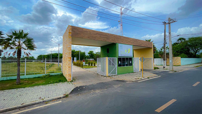 Imagem 1 - Dia “D” Ambiental será realizado neste sábado (18), no Parque Municipal de Mossoró. O projeto inicia às 8h30, com entrada gratuita. O evento realizado pela Gerência Executiva de Educação Ambiental tem como proposta aproximar a população das boas práticas em cuidado com a fauna e a flora. Durante a ação da Prefeitura serão desenvolvidas palestras sobre mudanças climáticas, oficina de flores ecológicas, além de oficina do projeto pintando a caatinga e trilha educativa no Parque Municipal. Imagem 1 - Dia “D” Ambiental será realizado neste sábado (18), no Parque Municipal de Mossoró. O projeto inicia às 8h30, com entrada gratuita. O evento realizado pela Gerência Executiva de Educação Ambiental tem como proposta aproximar a população das boas práticas em cuidado com a fauna e a flora. Durante a ação da Prefeitura serão desenvolvidas palestras sobre mudanças climáticas, oficina de flores ecológicas, além de oficina do projeto pintando a caatinga e trilha educativa no Parque Municipal.