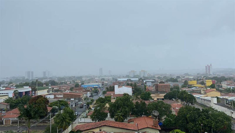 Imagem 1 - RN deve registrar chuvas em todas as regiões neste final de semana. De acordo com o setor de meteorologia da Empresa de Pesquisa Agropecuária do RN (Emparn), a ocorrência de chuvas se deve a atuação da Zona de Convergência Intertropical que atua no território potiguar e é o principal sistema meteorológico que traz chuvas para o Nordeste. As temperaturas chegarão na média dos 22°C durante as madrugadas e a média dos 32°C durante as tardes. No interior, as mínimas poderão chegar aos 20°C e máximas aos 34°C. Imagem 1 - RN deve registrar chuvas em todas as regiões neste final de semana. De acordo com o setor de meteorologia da Empresa de Pesquisa Agropecuária do RN (Emparn), a ocorrência de chuvas se deve a atuação da Zona de Convergência Intertropical que atua no território potiguar e é o principal sistema meteorológico que traz chuvas para o Nordeste. As temperaturas chegarão na média dos 22°C durante as madrugadas e a média dos 32°C durante as tardes. No interior, as mínimas poderão chegar aos 20°C e máximas aos 34°C.