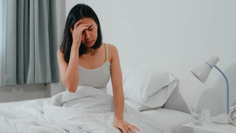 Imagem 1 - Pessoas com distúrbios do sono são 80% mais propensas a ter um ataque cardíaco. Hipertensão arterial, pressão alta, infarto, derrame cerebral e até mesmo doenças metabólicas como a obesidade são algumas das consequências da privação de sono, é o que explica Renato Max, cardiologista do Hapvida NotreDame Intermédica. “Estudos apontam que pessoas com distúrbios do sono são 80% mais propensas a ter um ataque cardíaco, e esse dado é realmente preocupante”, afirma ele. Imagem 1 - Pessoas com distúrbios do sono são 80% mais propensas a ter um ataque cardíaco. Hipertensão arterial, pressão alta, infarto, derrame cerebral e até mesmo doenças metabólicas como a obesidade são algumas das consequências da privação de sono, é o que explica Renato Max, cardiologista do Hapvida NotreDame Intermédica. “Estudos apontam que pessoas com distúrbios do sono são 80% mais propensas a ter um ataque cardíaco, e esse dado é realmente preocupante”, afirma ele.