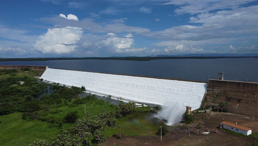 Imagem 1 -  [FOTO: BARRAGEM UMARI]  Volume total dos reservatórios do RN ultrapassa os 2,7 bilhões de metros cúbicos. O número corresponde a 63,01% da sua capacidade total das reservas hídricas superficiais do estado, que é de 4,36 bilhões de m³. O dado consta no relatório divulgado pelo Igarn, nesta quinta-feira (27). Os dois maiores mananciais do RN, a barragem Armando Ribeiro Gonçalves e a barragem Santa Cruz do Apodi, acumulam atualmente 67,67% e 63,06% de suas capacidades, respectivamente.