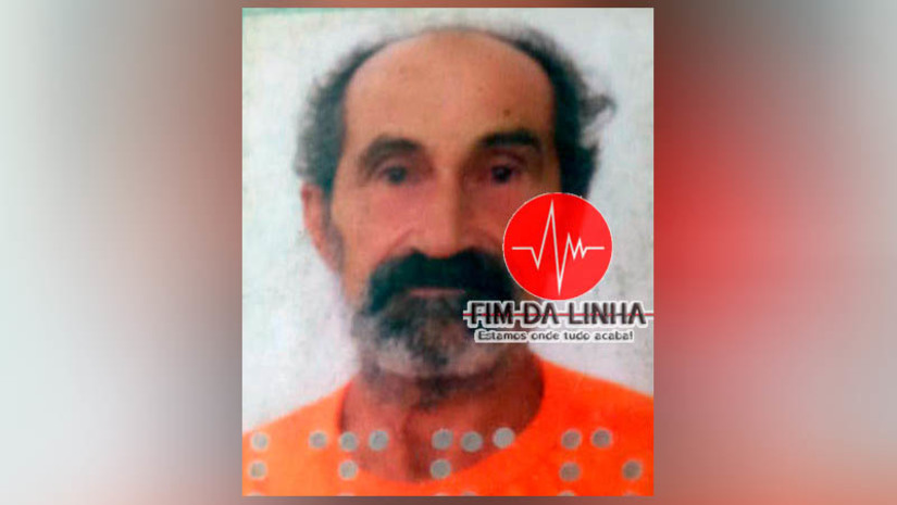 Imagem 1 - Caminhonete colide em carroça e deixa um idoso morto da RN 015, em Mossoró. De acordo com informações da PM, João Ferreira da Silva, de 71 anos, trafegava em sua carroça, por volta das 05h desta segunda-feira (22), quando foi colhido por uma caminhonete, nas proximidades da Barrinha, na zona rural de Mossoró. O carroceiro morreu no local. O condutor do veículo fugiu sem prestar socorro à vítima e ainda não foi identificado. Imagem 1 - Caminhonete colide em carroça e deixa um idoso morto da RN 015, em Mossoró. De acordo com informações da PM, João Ferreira da Silva, de 71 anos, trafegava em sua carroça, por volta das 05h desta segunda-feira (22), quando foi colhido por uma caminhonete, nas proximidades da Barrinha, na zona rural de Mossoró. O carroceiro morreu no local. O condutor do veículo fugiu sem prestar socorro à vítima e ainda não foi identificado.