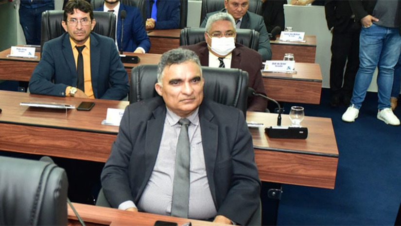 Imagem 1 - Anuncio deve ser feito nesta terça-feira, 13, em pronunciamento no Tribuna da Câmara Municipal de Mossoró. Francisco Carlos, que também é professor universitário, fala em respeito e também num novo modelo de fazer politica que conheceu com a gestão Allyson Bezerra Imagem 1 - Anuncio deve ser feito nesta terça-feira, 13, em pronunciamento no Tribuna da Câmara Municipal de Mossoró. Francisco Carlos, que também é professor universitário, fala em respeito e também num novo modelo de fazer politica que conheceu com a gestão Allyson Bezerra