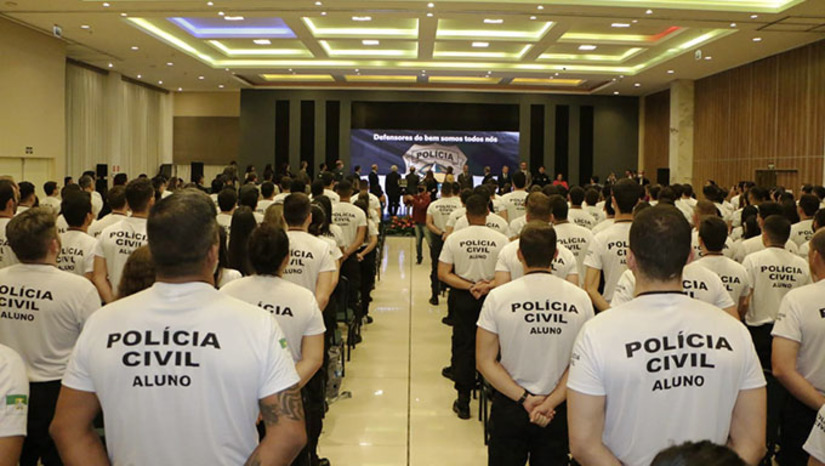 Imagem 1 - Desta vez, serão convocados 50 delegados, 100 escrivães e 250 agentes; primeira chamada aconteceu em maio de 2022. “Esta convocação é muito importante pois faz parte dos esforços que o Governo do Estado vem fazendo para reposição do efetivo na área de segurança”, afirmou a governadora Fátima Bezerra, durante agenda no município de Assu, na tarde desta quarta-feira. Imagem 1 - Desta vez, serão convocados 50 delegados, 100 escrivães e 250 agentes; primeira chamada aconteceu em maio de 2022. “Esta convocação é muito importante pois faz parte dos esforços que o Governo do Estado vem fazendo para reposição do efetivo na área de segurança”, afirmou a governadora Fátima Bezerra, durante agenda no município de Assu, na tarde desta quarta-feira.