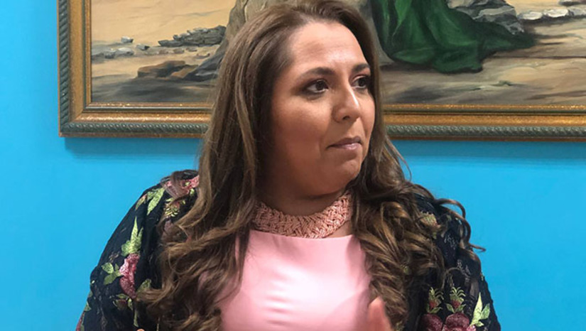 Imagem 1 - No documento, alegaram que a reitora Ludimila Oliveira havia tido o título de doutora cassado pelo reitor Daniel Diniz, da Universidade Federal do Rio Grande do Note, apó constatação técnica de que ela havia plagiado 8,8% de sua tese de doutorado, defendido em 2011 na instituição, em Natal. Esta tese, que versa sobre o cenário urbanístico de Mossoró, virou livro em 2016. A decisão do reitor Daniel Diniz, aponta que cabe recurso. E foi o que a reitora Ludimila Oliveira fez neste dia 16 de junho. Ao MH, a reitora disse que, ao contrário do que foi dito porque quem quer vê-la morta, continua com o título de doutora pela UFRN, e que está muito confiante que vai reverter a decisão do reitor Daniel Diniz, preservando, assim, seu título de doutora, o cargo de reitora e, principalmente "minha honra, meu legado de anos de estudos sempre com notas máximas", diz Imagem 1 - No documento, alegaram que a reitora Ludimila Oliveira havia tido o título de doutora cassado pelo reitor Daniel Diniz, da Universidade Federal do Rio Grande do Note, apó constatação técnica de que ela havia plagiado 8,8% de sua tese de doutorado, defendido em 2011 na instituição, em Natal. Esta tese, que versa sobre o cenário urbanístico de Mossoró, virou livro em 2016. A decisão do reitor Daniel Diniz, aponta que cabe recurso. E foi o que a reitora Ludimila Oliveira fez neste dia 16 de junho. Ao MH, a reitora disse que, ao contrário do que foi dito porque quem quer vê-la morta, continua com o título de doutora pela UFRN, e que está muito confiante que vai reverter a decisão do reitor Daniel Diniz, preservando, assim, seu título de doutora, o cargo de reitora e, principalmente "minha honra, meu legado de anos de estudos sempre com notas máximas", diz