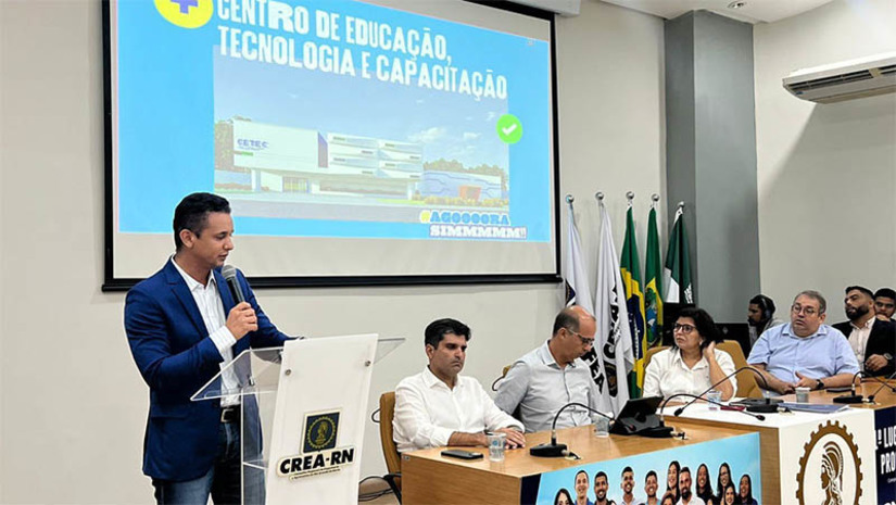 Imagem 1 - Prefeito apresenta projetos de obras do Mossoró Realiza ao Crea/RN, no município de Natal. O plano de obras do município visa investir 200 milhões de reais em obras que vão transformar a realidade da cidade. Na ocasião, Allyson Bezerra, engenheiro civil por formação, destacou a importância do encontro. "Como engenheiro civil, entendo a importância de construir um projeto grandioso como esse seguindo critérios técnicos. Esse encontro com os conselheiros estaduais do CREA reforça a transparência e o diálogo da nossa gestão". Imagem 1 - Prefeito apresenta projetos de obras do Mossoró Realiza ao Crea/RN, no município de Natal. O plano de obras do município visa investir 200 milhões de reais em obras que vão transformar a realidade da cidade. Na ocasião, Allyson Bezerra, engenheiro civil por formação, destacou a importância do encontro. "Como engenheiro civil, entendo a importância de construir um projeto grandioso como esse seguindo critérios técnicos. Esse encontro com os conselheiros estaduais do CREA reforça a transparência e o diálogo da nossa gestão".