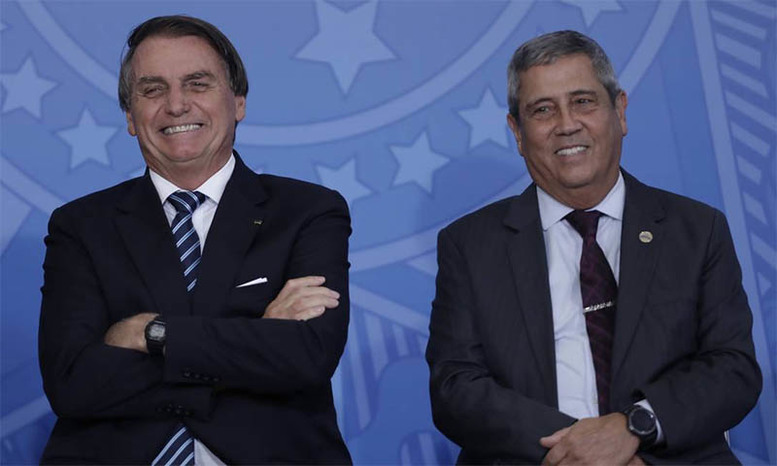 Imagem 1 -  TSE retoma julgamento de ação que pode tornar Bolsonaro e Braga Netto inelegíveis. O TSE reservou três sessões para a análise do processo, nos dias 22, 27 e 29 deste mês. A sessão plenária poderá ser acompanhada ao vivo pelo canal do TSE no YouTube. Nesta quinta (29), a sessão foi iniciada com o voto do ministro Raul Araújo, e, em seguida, votam os ministros Floriano de Azevedo Marques, André Ramos Tavares, Cármen Lúcia (vice-presidente do TSE), Nunes Marques e, por último, Alexandre de Moraes, presidente do Tribunal.