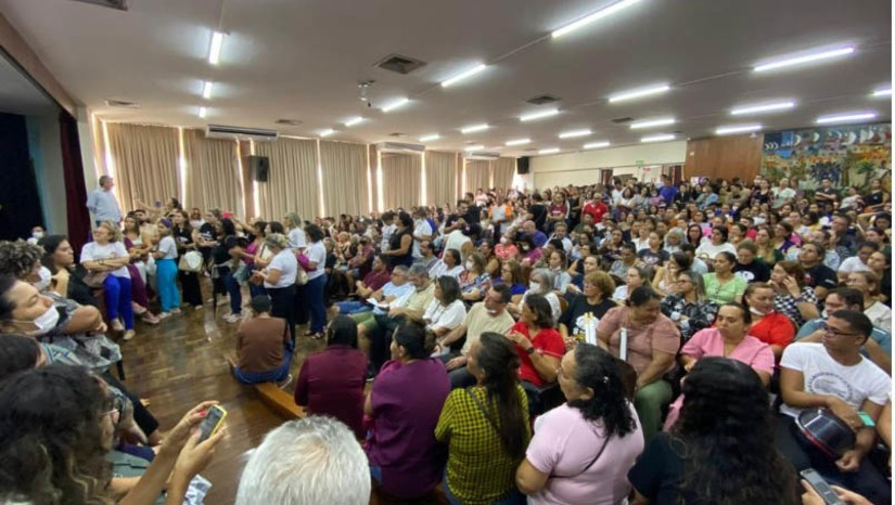 Imagem 1 -  Desembargador determina suspensão da greve dos profissionais de enfermagem do RN. A greve estava prevista para ser iniciada nesta segunda-feira (3), visando reivindicar a implantação do Piso Salarial da Enfermagem. O desembargador atendeu a uma liminar impetrada pelo Governo do RN, que alega que  a paralisação das atividades “coloca em risco a saúde e a vida das pessoas que dependem do serviço público de saúde”. O magistrado ainda determinou que, caso a decisão seja descumprida, caberá aplicação de multa diária no valor de R$ 10 mil, a ser paga pelo sindicato da categoria, limitada, a princípio, ao total de R$ 200 mil.