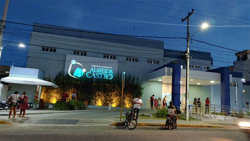 Imagem 1 - Emenda superior a R$ 1 milhão é creditada para realização de cirurgias eletivas na Almeida Castro. A verba foi destinada pela ex-deputada federal Carla Dikson. A informação foi comemorada pela reitora da Ufersa, Ludmilla Carvalho, visto que a quantidade será aplicada, além da realização das cirurgias, no convênio entre a Apamim e a universidade, para formação dos discentes do curso de medicina. A diretora da Apamim, Larizza Queiroz, confirmou que os recursos já chegaram creditados e os responsáveis estão conversando com os professores da Ufersa para alinhar e começar a execução da mesma. Imagem 1 - Emenda superior a R$ 1 milhão é creditada para realização de cirurgias eletivas na Almeida Castro. A verba foi destinada pela ex-deputada federal Carla Dikson. A informação foi comemorada pela reitora da Ufersa, Ludmilla Carvalho, visto que a quantidade será aplicada, além da realização das cirurgias, no convênio entre a Apamim e a universidade, para formação dos discentes do curso de medicina. A diretora da Apamim, Larizza Queiroz, confirmou que os recursos já chegaram creditados e os responsáveis estão conversando com os professores da Ufersa para alinhar e começar a execução da mesma.