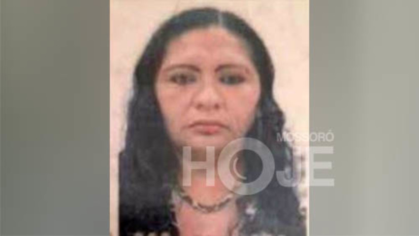 Imagem 1 -  Suspeita de matar mulher a facadas se apresenta na delegacia de plantão e confessa o crime,  em Mossoró. O caso aconteceu no sábado (1º), mas Ana Paula Batista da Costa só foi conduzida à delegacia na noite desta quinta-feira (6), quando foi abordada pela Polícia Militar e decidiu se apresentar, voluntariamente, para confessar o crime. Joana Darc de Araujo Mendonça sofreu duas facadas, em uma conveniência de posto, localizado na Ilha de Santa Luzia, e ainda chegou a ser socorrida para UPA do Alto de São Manoel, mas acabou não resistindo. Apesar de confessar o crime na delegacia de plantão, por não haver flagrante e nem prisão preventiva decretada contra ela, Ana Paula foi liberada. O inquérito irá correr agora na DHPP, que também deverá solicitar a prisão da suspeita.