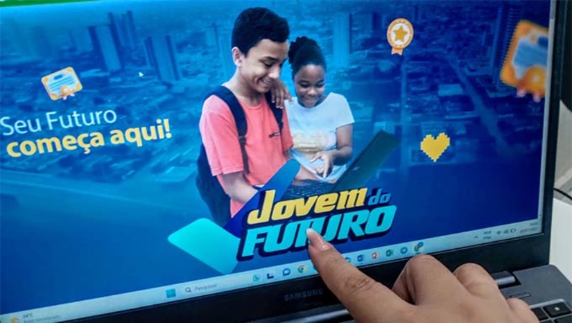Imagem 1 - Em entrevista exclusiva ao Jornal Mossoró Hoje nas Ondas do Rádio nesta quinta-feira (27), o secretário de Assistência Social e Cidadania, Erison Natércio tranquiliza os jovens aprovados e garante que o programa vai continuar com recursos próprios, já que o programa não é financiado exclusivamente com os recursos do FIA. Segundo o secretário, a prefeitura já acionou o setor jurídico para recorrer da decisão e prestar as informações que o a juíza Anna Isabel solicitou. “Nós não temos a menor dúvida de que o programa vai seguir inclusive utilizando os recursos do FIA, porque esse programa é para os nossos adolescentes”, destaca. Imagem 1 - Em entrevista exclusiva ao Jornal Mossoró Hoje nas Ondas do Rádio nesta quinta-feira (27), o secretário de Assistência Social e Cidadania, Erison Natércio tranquiliza os jovens aprovados e garante que o programa vai continuar com recursos próprios, já que o programa não é financiado exclusivamente com os recursos do FIA. Segundo o secretário, a prefeitura já acionou o setor jurídico para recorrer da decisão e prestar as informações que o a juíza Anna Isabel solicitou. “Nós não temos a menor dúvida de que o programa vai seguir inclusive utilizando os recursos do FIA, porque esse programa é para os nossos adolescentes”, destaca.