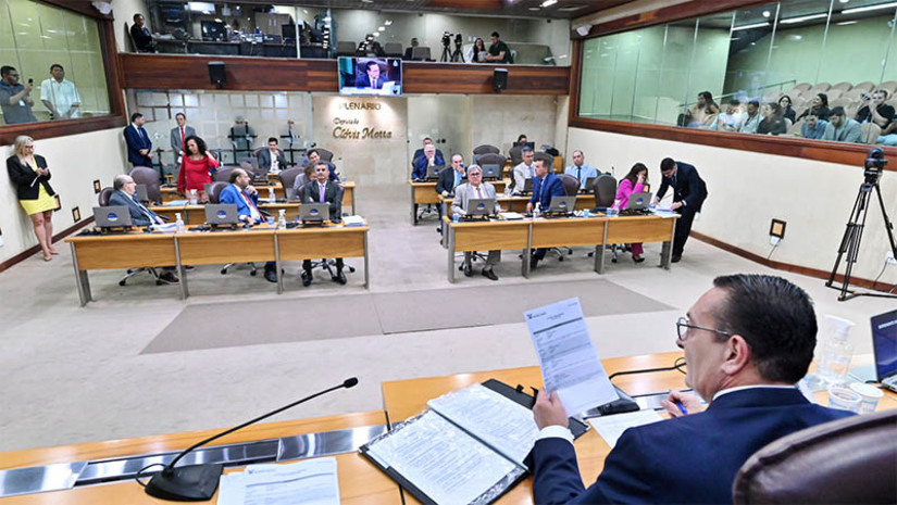 Imagem 1 - Presidente da ALRN diz que retorno das atividades no plenário promete ser intenso. Os deputados estaduais do Rio Grande do Norte retomam as atividades em Plenário do segundo semestre de 2023 nesta terça-feira (1), após o recesso parlamentar. Com o fim da pausa regimental, o parlamento reabre os trabalhos com uma agenda extensa. Sessões plenárias, reuniões de comissões, sessões solenes e audiências públicas movimentam os próximos dias. Imagem 1 - Presidente da ALRN diz que retorno das atividades no plenário promete ser intenso. Os deputados estaduais do Rio Grande do Norte retomam as atividades em Plenário do segundo semestre de 2023 nesta terça-feira (1), após o recesso parlamentar. Com o fim da pausa regimental, o parlamento reabre os trabalhos com uma agenda extensa. Sessões plenárias, reuniões de comissões, sessões solenes e audiências públicas movimentam os próximos dias.