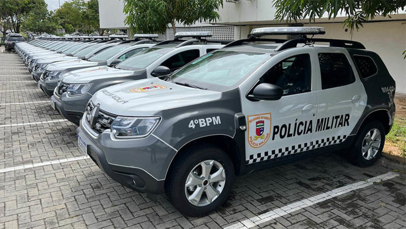 Imagem 1 - RN recebe mais uma remessa das viaturas alugadas para as polícias militar e civil. Os novos veículos foram entregues à secretaria de segurança pública nesta segunda-feira (7). As viaturas vão reforçar o sistema de segurança pública potiguar. Ao todo, serão 200 veículos para a Polícia Militar e 100 para a Polícia Civil. No final de julho o estado já havia recebido uma remessa de carros que foram entregues à Sesed. A frota foi alugada junto à empresa CS Brasil. Inicialmente, o contrato é de 30 meses, com R$ 19 milhões já depositados nas contas da SESED, sendo R$ 7 milhões para pagamento ainda este ano e R$ 12 milhões para 2024. Imagem 1 - RN recebe mais uma remessa das viaturas alugadas para as polícias militar e civil. Os novos veículos foram entregues à secretaria de segurança pública nesta segunda-feira (7). As viaturas vão reforçar o sistema de segurança pública potiguar. Ao todo, serão 200 veículos para a Polícia Militar e 100 para a Polícia Civil. No final de julho o estado já havia recebido uma remessa de carros que foram entregues à Sesed. A frota foi alugada junto à empresa CS Brasil. Inicialmente, o contrato é de 30 meses, com R$ 19 milhões já depositados nas contas da SESED, sendo R$ 7 milhões para pagamento ainda este ano e R$ 12 milhões para 2024.
