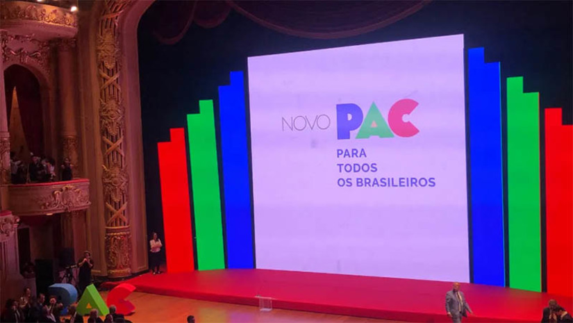 Imagem 1 - Novo PAC: RN terá investimento de R$ 45,1 bilhões em obras e serviços. No conjunto de obras do programa, estão as mais importantes para o Rio Grande do Norte, como Duplicação da BR 304 - Reta Tabajara, Duplicação da Mossoró - Entroncamento RN 016, Duplicação da BR 304 - Entroncamento RN 120 – Entroncamento BR 226, Barragem Oiticica, Ramal do Apodi, Novo Hospital de Urgências e Emergências em Trauma e Neurocirurgia Parnamirim e moradias do Minha Casa, Minha Vida. O programa foi lançado nesta sexta-feira (11), pelo presidente Lula, no Rio de Janeiro. Imagem 1 - Novo PAC: RN terá investimento de R$ 45,1 bilhões em obras e serviços. No conjunto de obras do programa, estão as mais importantes para o Rio Grande do Norte, como Duplicação da BR 304 - Reta Tabajara, Duplicação da Mossoró - Entroncamento RN 016, Duplicação da BR 304 - Entroncamento RN 120 – Entroncamento BR 226, Barragem Oiticica, Ramal do Apodi, Novo Hospital de Urgências e Emergências em Trauma e Neurocirurgia Parnamirim e moradias do Minha Casa, Minha Vida. O programa foi lançado nesta sexta-feira (11), pelo presidente Lula, no Rio de Janeiro.
